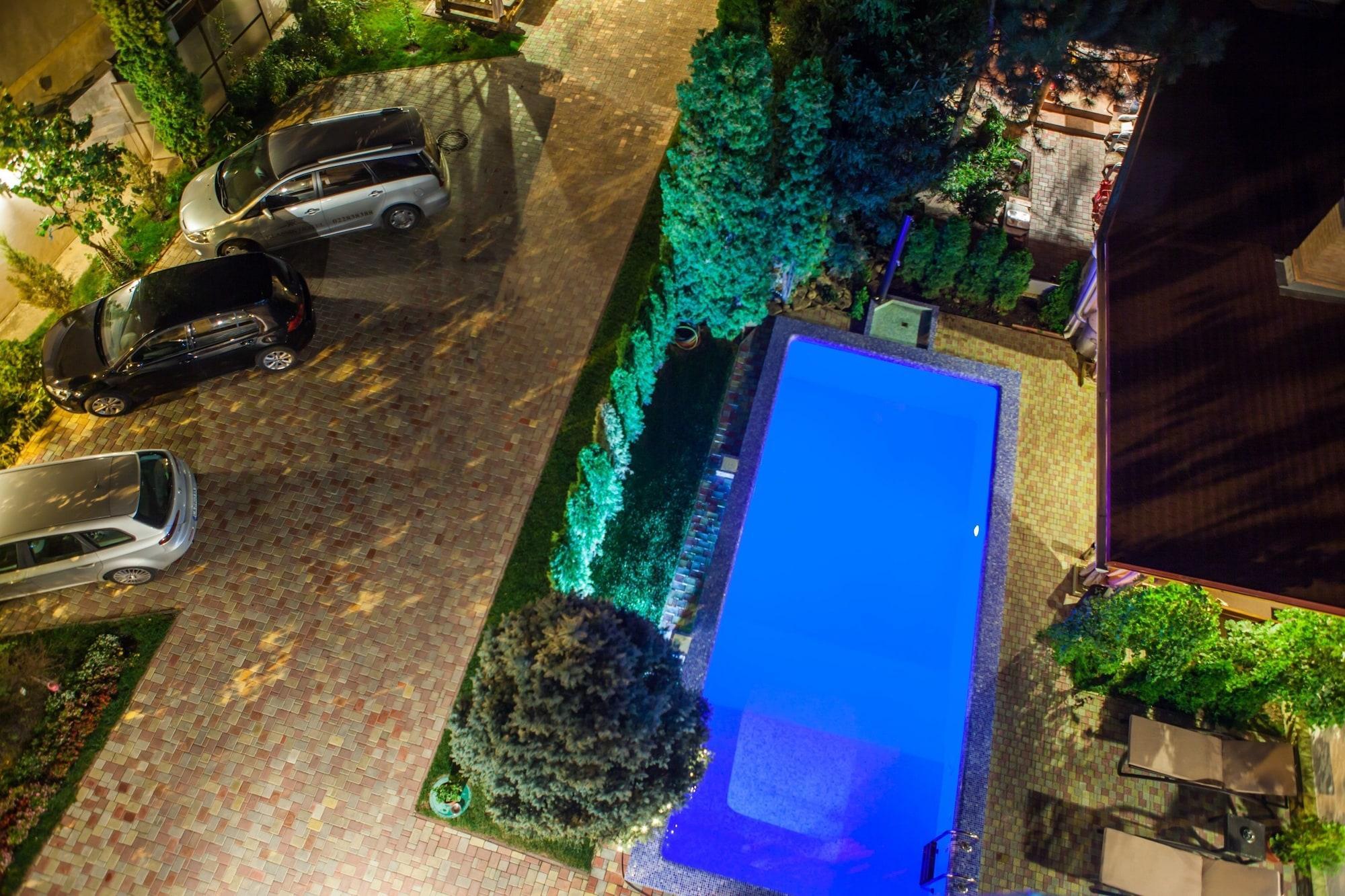 Klassik Hotel Kiszyniów Zewnętrze zdjęcie