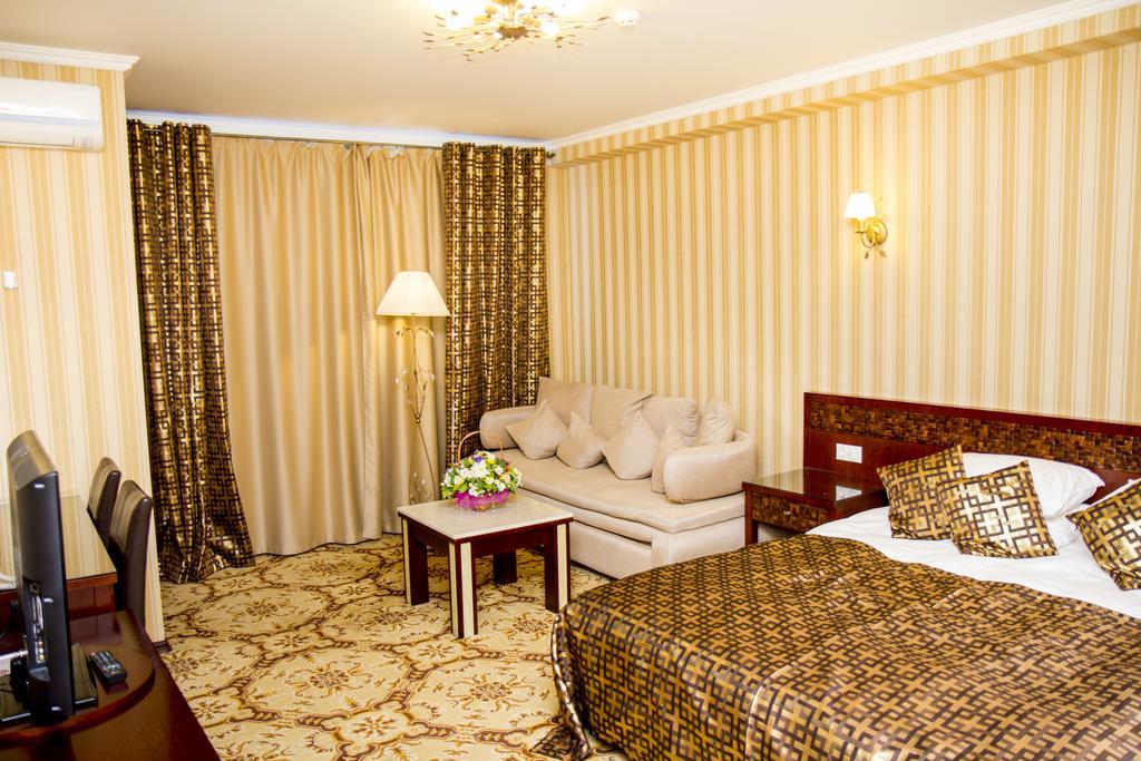 Klassik Hotel Kiszyniów Zewnętrze zdjęcie